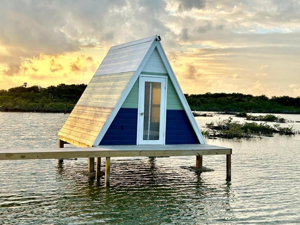 Beachfront Cabin San Pedro  Eksteriør bilde